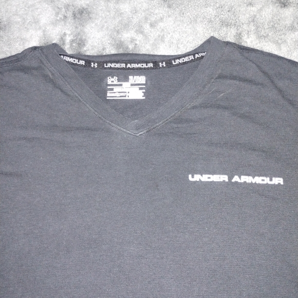 UA v neck T - Picture 2 of 3